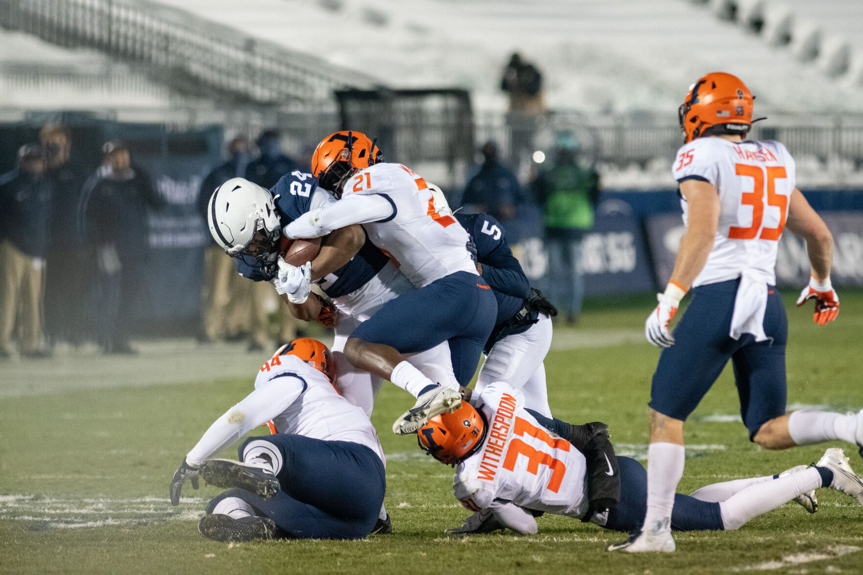 Penn State football vs. Illinois, Keyvone Lee (24) breaks tackle